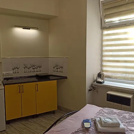 Smart Yellow Apartment-15 хв від жд вокзалу Διαμέρισμα Λβιβ