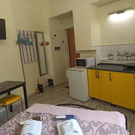 Smart Yellow Apartment-15 хв від жд вокзалу Διαμέρισμα *