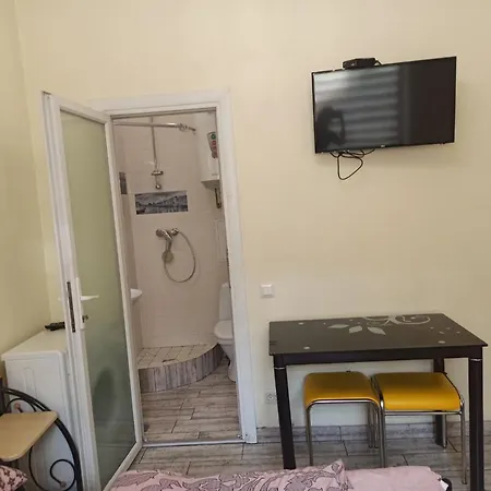 Smart Yellow Apartment-15 хв від жд вокзалу Διαμέρισμα
