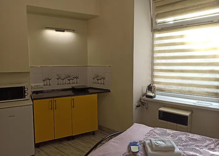 Smart Yellow Apartment-15 хв від жд вокзалу Apartamento Leópolis