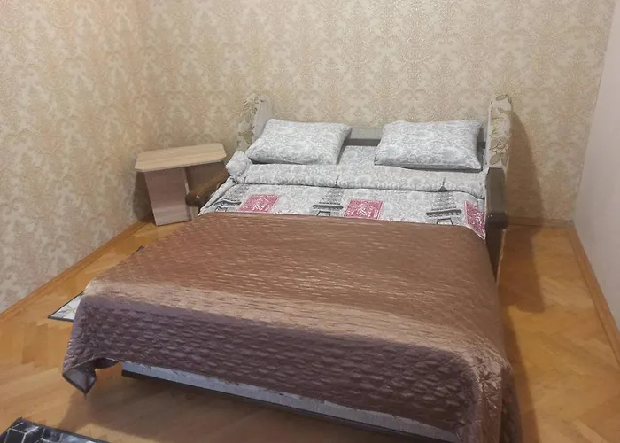 شقة Smart Yellow Apartment-15 хв від жд вокзалу