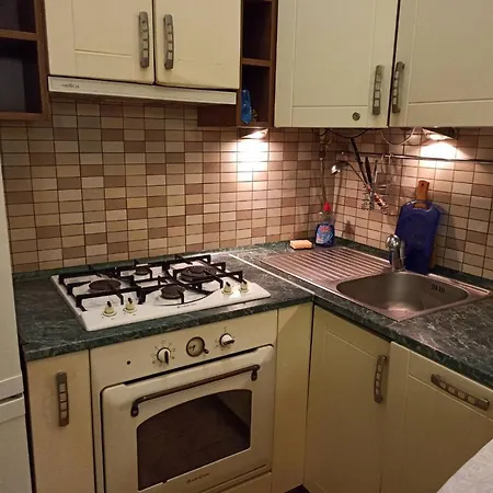 Smart Yellow Apartment-15 хв від жд вокзалу Apartment *