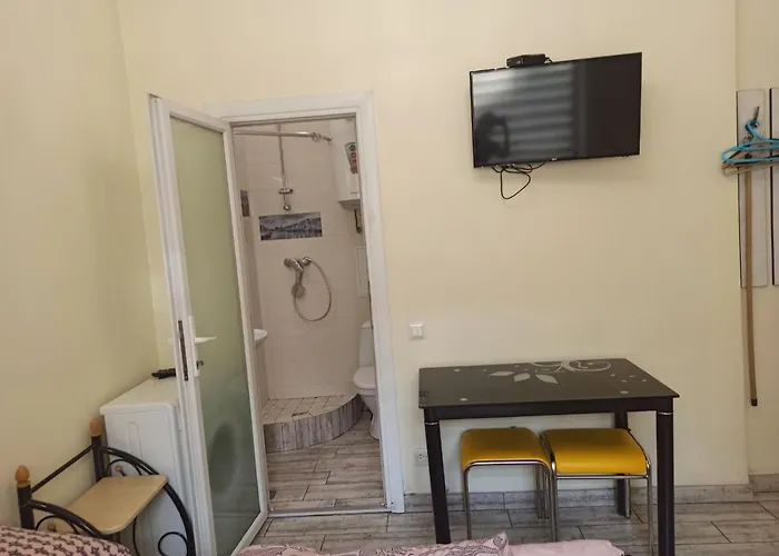 Smart Yellow Apartment-15 хв від жд вокзалу Apartment